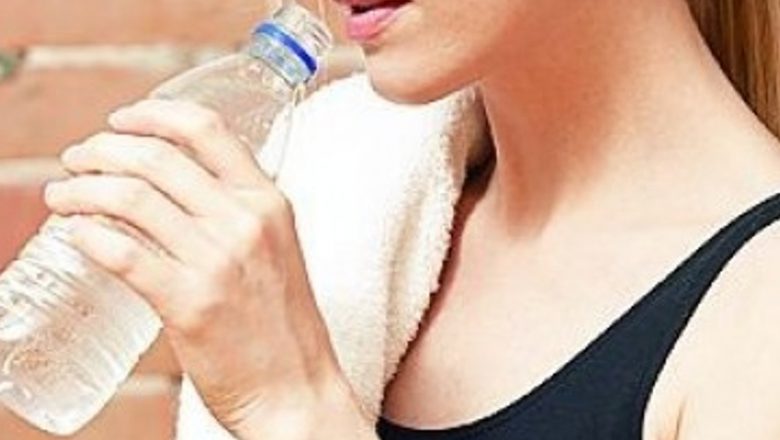 Impactul apei din sticlele de plastic asupra hormonilor: O analiză detaliată