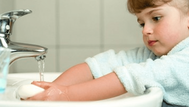 Eficiența Săpunurilor Antibacteriene: O Iluzie Periculoasă?