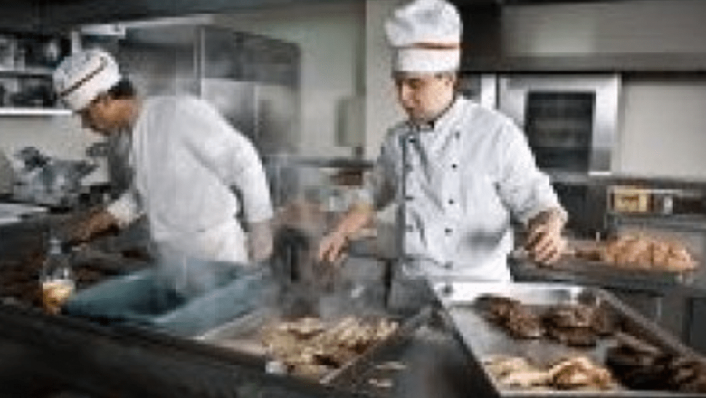 Cum să prepari carnea într-un mod mai sănătos: Implicații și soluții pentru reducerea riscurilor de cancer