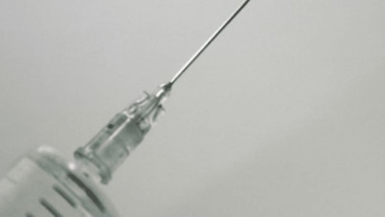 Vaccinul anti-HPV: Beneficii, Riscuri și Implicații pentru Sănătatea Publică