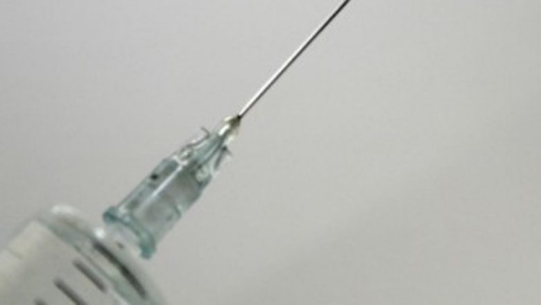 Vaccinul anti-HPV: Un Pas Esențial în Prevenirea Cancerului de Col Uterin sau O Decizie Controversată?