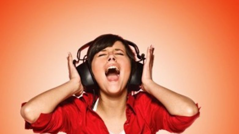Pericolele Ascultării Muzicii La Volum Mare: O Amenințare Tăcută pentru Sănătatea Auditivă a Europenilor