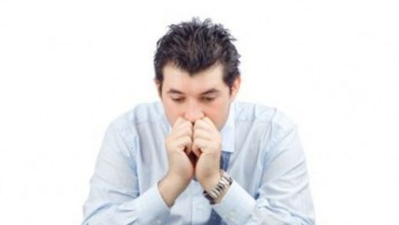Impactul îngrijorărilor economice și de sănătate asupra tinereții: O analiză profundă