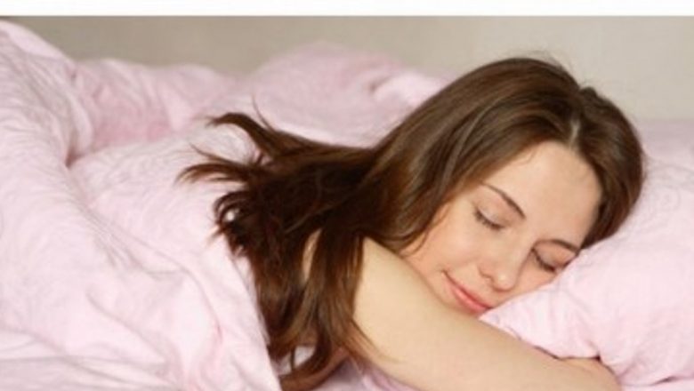 Femeile au nevoie de mai mult somn decât bărbații: O analiză a diferențelor biologice și sociale
