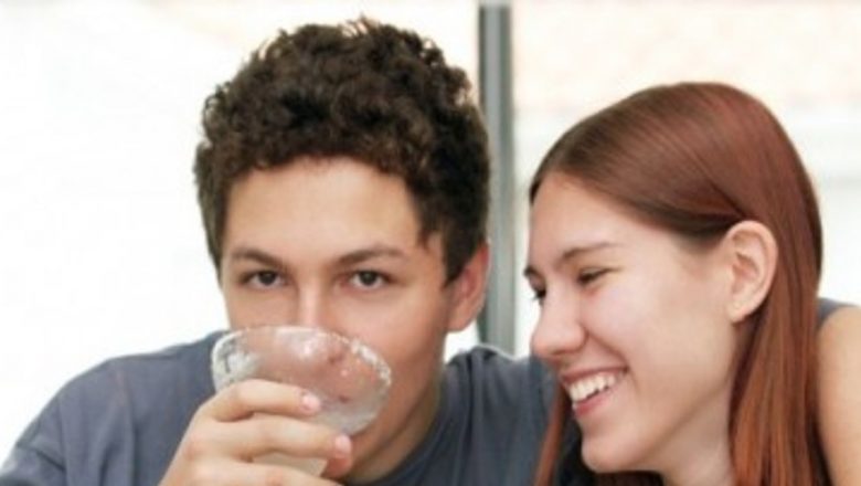 Cum să Abordezi Problemele cu Alcoolul la Adolescenți: Ghid pentru Părinți