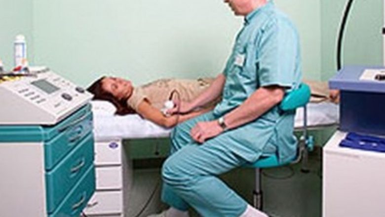 Inovația în recuperarea medicală: Cum un robot fizioterapeut transformă terapia pentru pacienții cu atacuri cerebrale