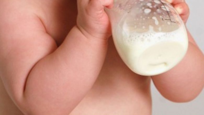 Diversificarea Alimentației la Sugari: Ghid Complet pentru Părinți
