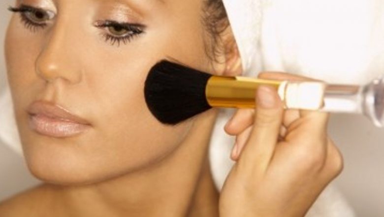 Pericolele Ascunse ale Cosmesticelor: Cum Mostrele Îți Pot Amenința Sănătatea