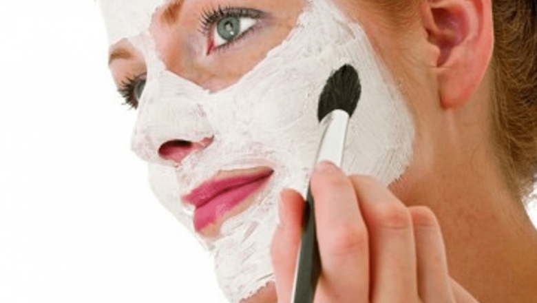 Iaurtul: Un Remediu Natural pentru Pielea Uscată și Alte Probleme Dermatologice