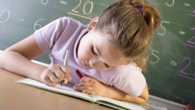 Impactul Declanșării Timpurii a Pubertății la Fete: O Analiză Detaliată
