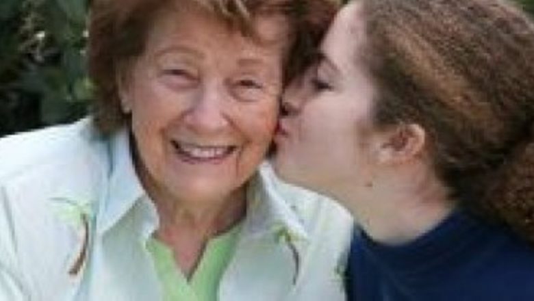 Atingerea: Terapia Esențială pentru Bunici și Impactul Emoțional Asupra Vârstnicilor