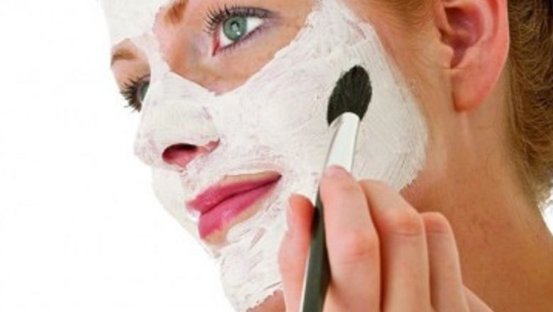 Beneficiile Iaurtului pentru Îngrijirea Pielii: Soluții Naturale pentru Diverse Probleme Dermatologice