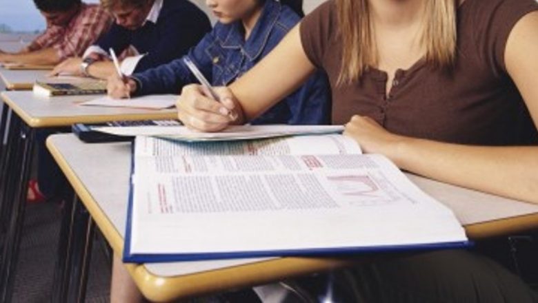 Strategii Eficiente pentru a Ajuta Tinerii să Facă Față Examenelor