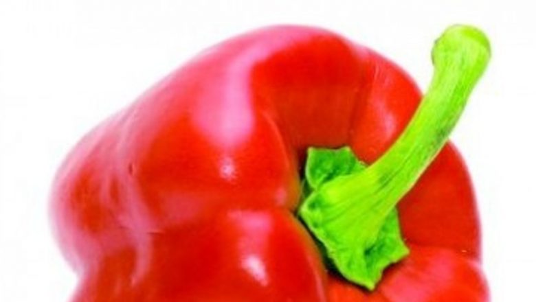 Vitamina C: Un Aliat Puternic Împotriva Ridurilor și Îmbătrânirii Premature a Pielii
