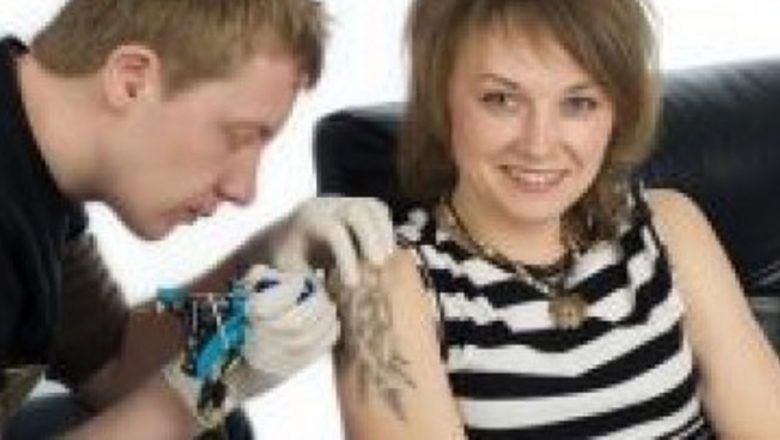 Tatuajele cu Henna Neagră: Riscuri și Implicații pentru Sănătate
