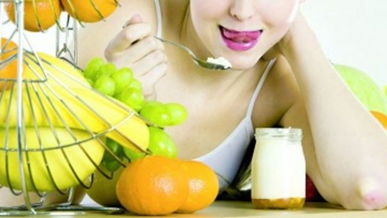 Beneficiile Salatelor de Iaurt: O Analiză Detaliată a Impactului Asupra Digestiei și Sănătății Generale