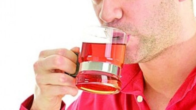 Ceaiul de Măceșe: O Soluție Naturală pentru Prevenirea Răcelilor și Îmbunătățirea Sănătății
