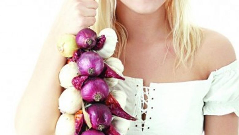 Ceapa: Un Superaliment pentru Sănătatea Oaselor și Prevenirea Cancerului
