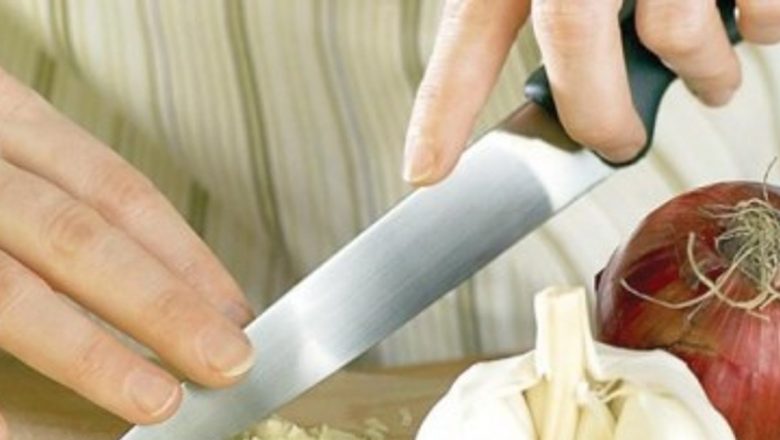 Siropul de Usturoi: Remediul Natural pentru Răceli și Infecții