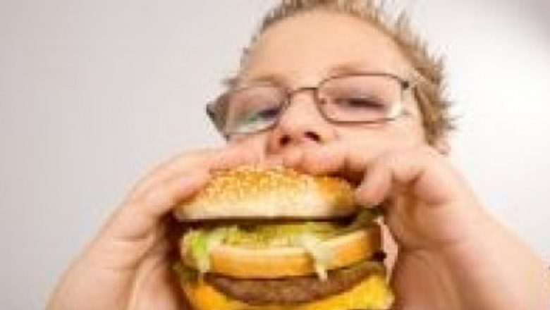 Influența Reclamelor asupra Obezității: O Analiză Detaliată a Impactului Asupra Sănătății Publice