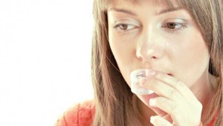 Strategii Eficiente pentru Ameliorarea Durerilor de Gât: Remedii și Prevenire