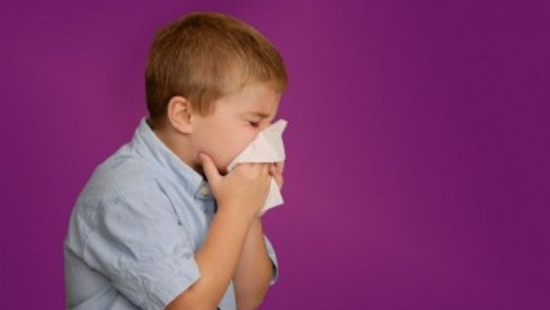 Răceala din copilărie: O barieră naturală împotriva astmului