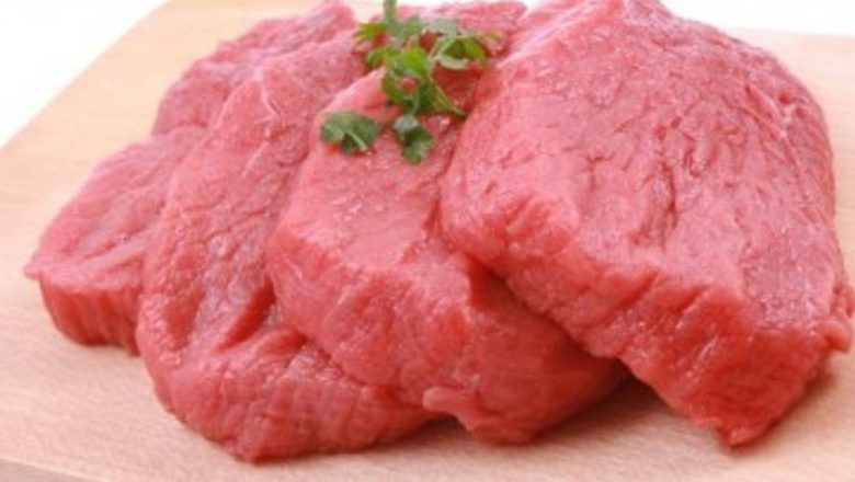 Impactul Consumul Excesiv de Carne Roșie asupra Sănătății Femeilor: O Analiză Detaliată