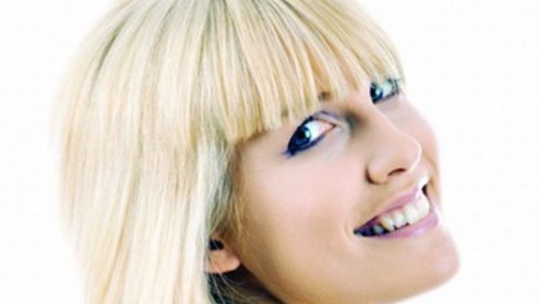 Frumusețea și Inteligența: Demontarea Mitului Blondelor Stupide