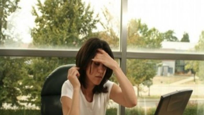 Gestionarea Sindromului Premenstrual: Rolul Esențial al Dietei în Allevierea Simptomelor