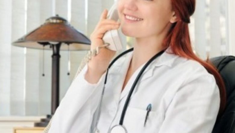 Consiliere medicală prin telefon: Beneficii și provocări ale liniei 1363