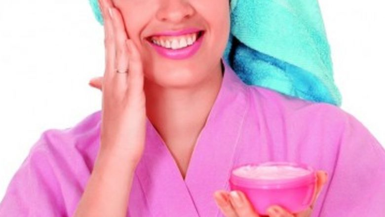 Cosmeticele Fără Conservanți: O Alegere Sănătoasă sau o Modă Periculoasă?