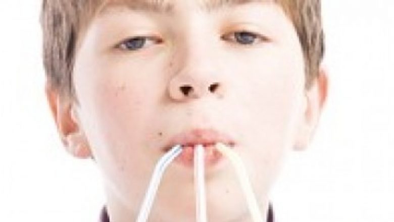 Impactul consumului excesiv de dulciuri și băuturi acidulate asupra sănătății dentare: O analiză detaliată