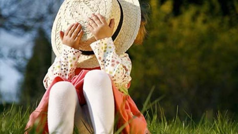 Timiditatea la copii: Cum să o înțelegem și să o depășim