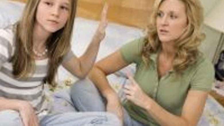 Îndrumări pentru părinți: Cum să comunici eficient cu fiica ta adolescentă