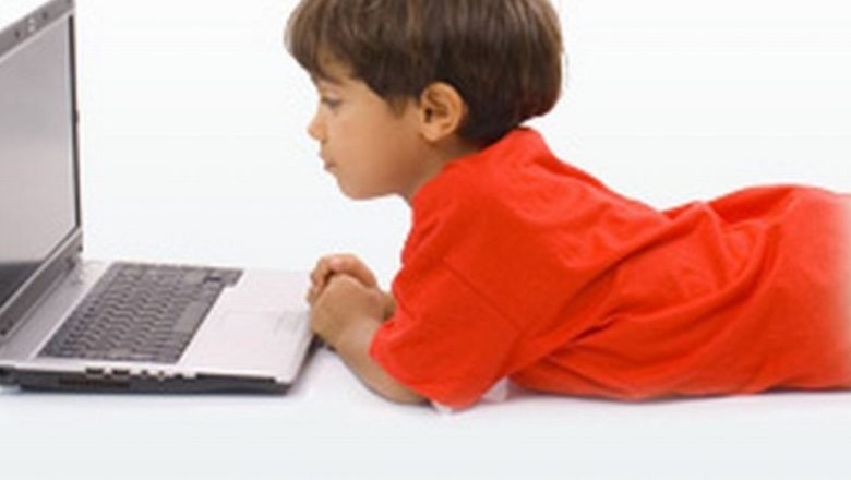 Internetul și Copiii: O Provocare pentru Siguranța și Securitatea Tinerilor în Era Digitală