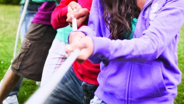 Provocările și soluțiile supravegherii copiilor în vacanță: Ghid pentru părinți
