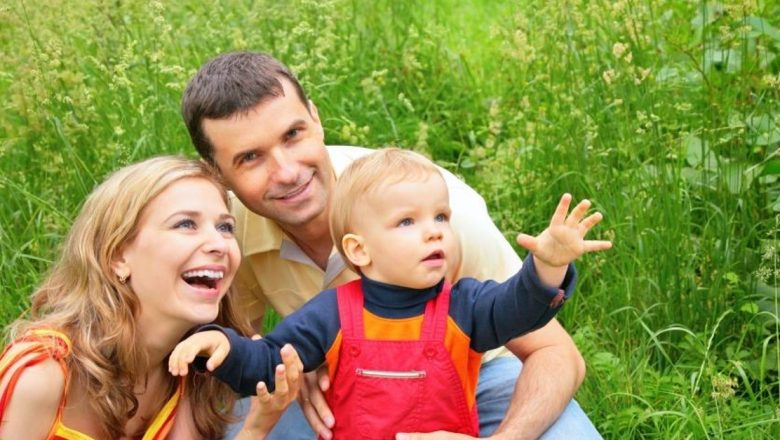 Ghidul complet pentru vacanța ideală cu bebelușul: Destinații, sfaturi și necesități