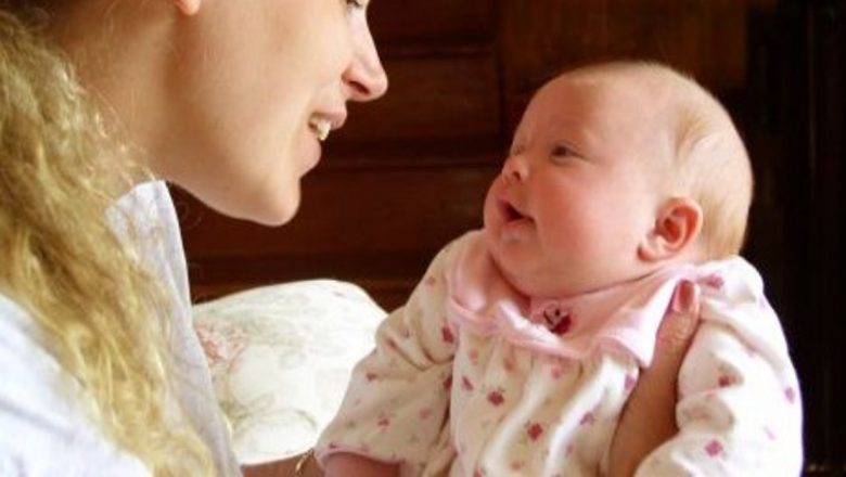 Ghidul Vizitei la un Nou-Născut: Ce Trebuie să Știi pentru a Face Momentul Special