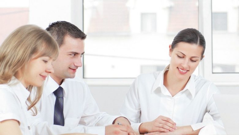 Avansuri Necorespunzătoare la Locul de Muncă: O Problemă Delicată și Complexă