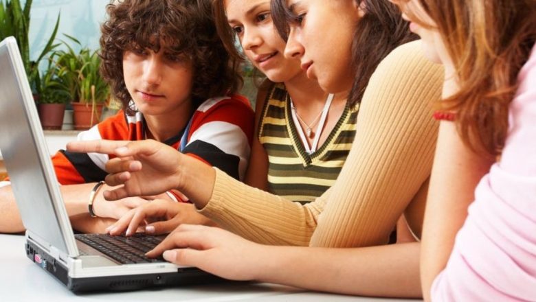 Reflecția Notelor: O Analiză Profundă a Sistemului Educațional Românesc
