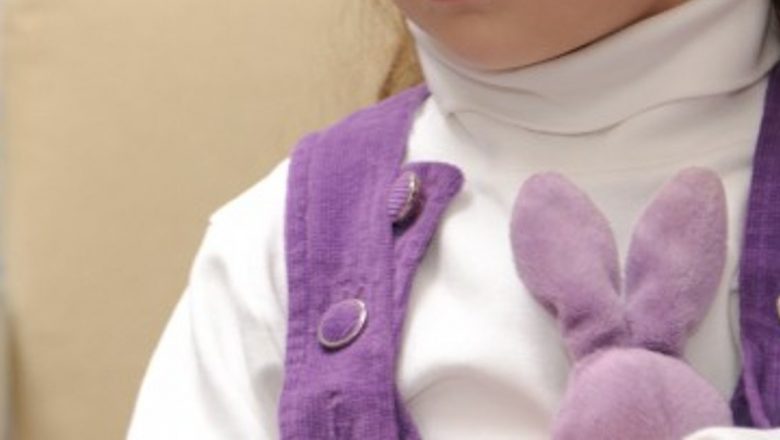 Bruxismul la copii: O problemă ascunsă care afectează o treime dintre cei mici