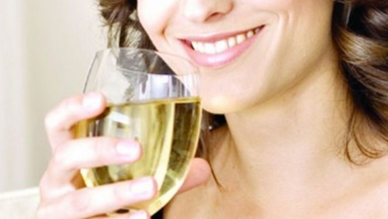 Impactul Consumului de Alcool Asupra Femeilor: O Analiză Detaliată