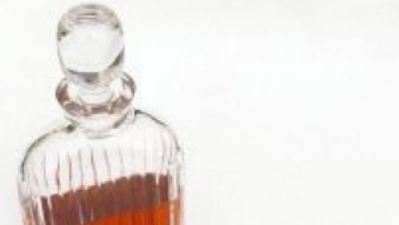 Riscurile periculoase ale amestecului între alcool și băuturi energizante: o analiză detaliată