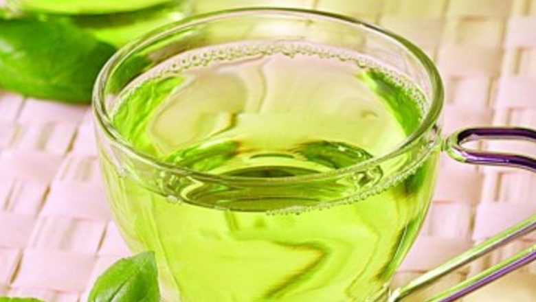 Beneficiile remarcabile ale ceaiului verde: De la prevenirea cariilor la combaterea îmbătrânirii