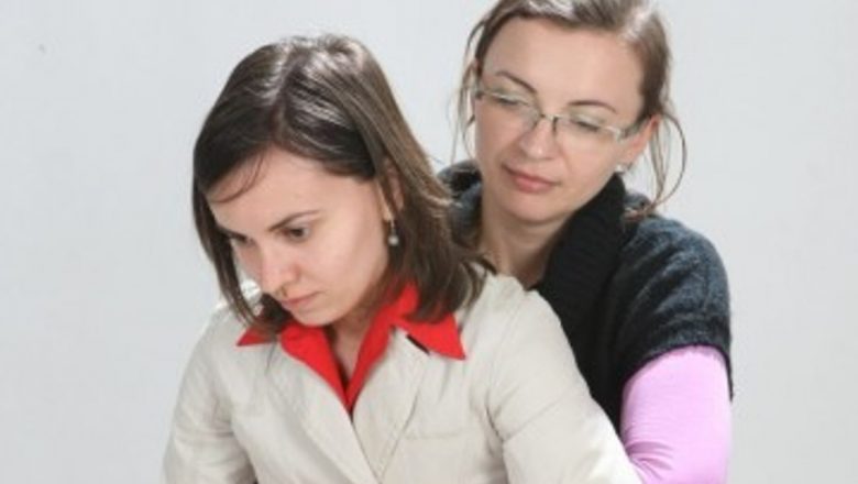 Primul Ajutor în Cazul Înecului cu Mâncare sau Corpuri Străine: Ghid Complet pentru Salvarea Vieților