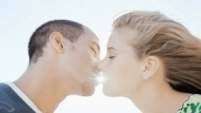 Primul Contact Sexual: Ghid Complet pentru Tineri și Implicațiile Emoționale și Fizice