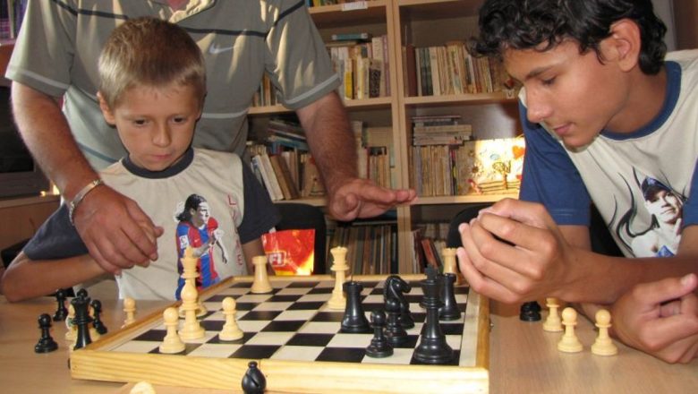 Micii Şahişti din Sectorul 6: O Cale spre Viitor prin Sportul Minţii