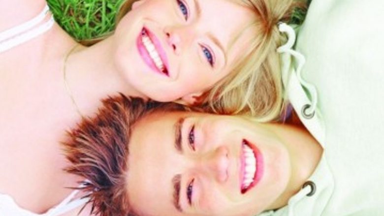 Alimentele Cheie pentru Sănătatea Dentară: Cum Ne Protejează Dinții și Gingile