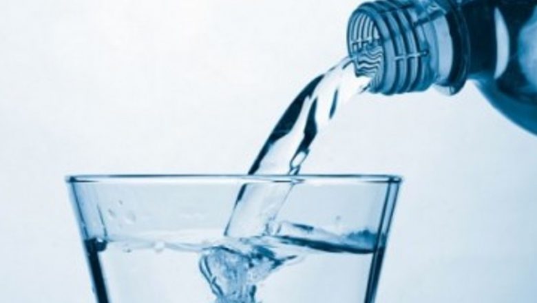 Ghid complet al apelor minerale: Beneficii, tipuri și recomandări pentru o hidratare optimă