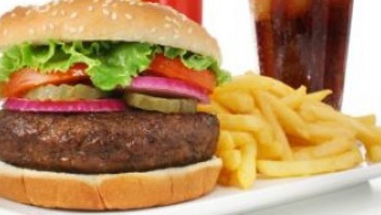 Impactul alimentației fast-food asupra fertilității masculine: O analiză detaliată
